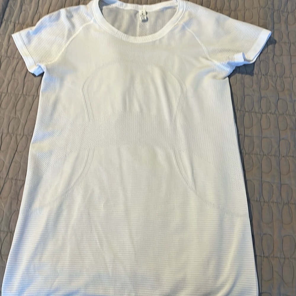 Lululemon Swiftly Tech shirt